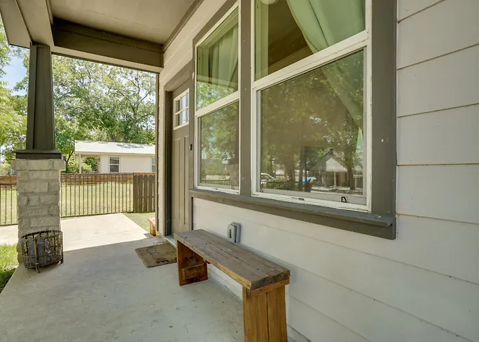 Historic Southside Worth W/ Fenced Yard! * Fort Worth