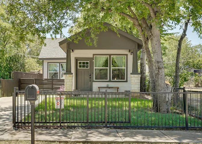 Historic Southside Worth W/ Fenced Yard! Fort Worth